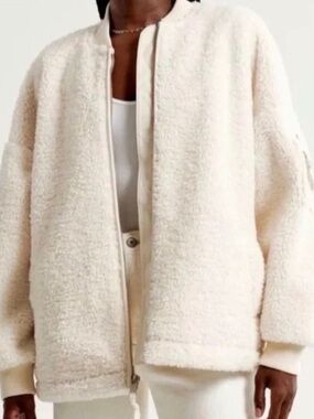 Abercrombie Cozy Sherpa Bomber Jacket in Cream- brand new!